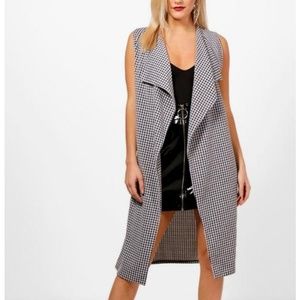 Sleeveless lace up duster